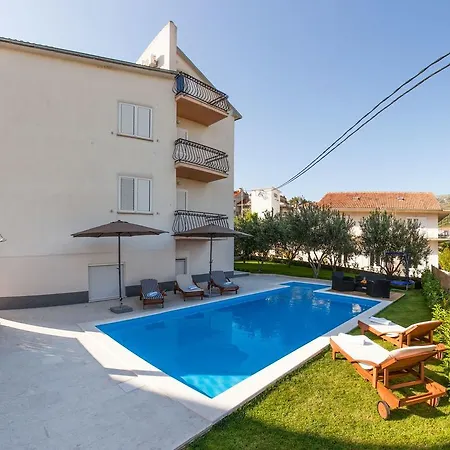 דירה Charming With Pool פודסטראנה